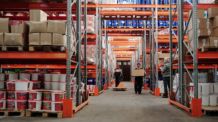 What to Know About Working in a Warehouse
